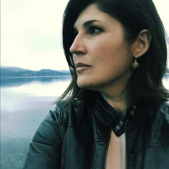 Meet your Posher, Andrea - Picture 3 of 6